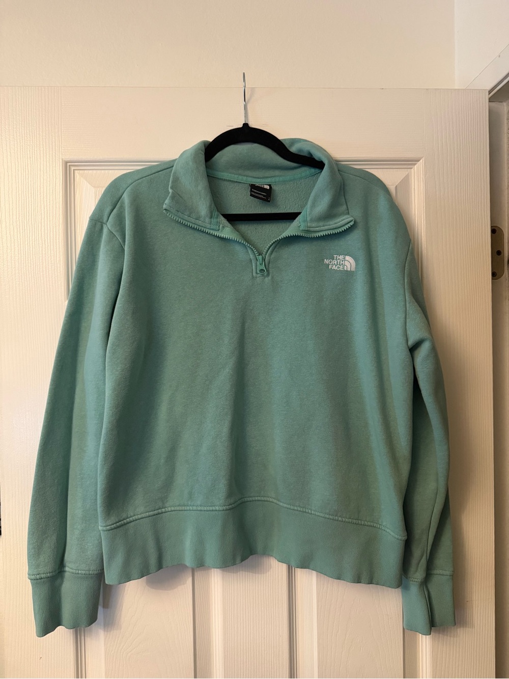 The North Face Women’s Seafoam Green Quarter Zip Pullover Sweatshirt Large